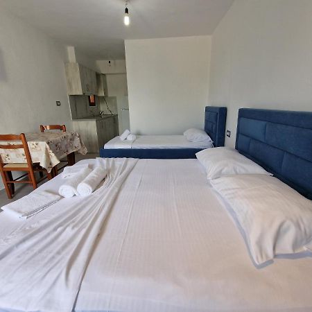 Petrefi Apartments Ksamil Exterior photo