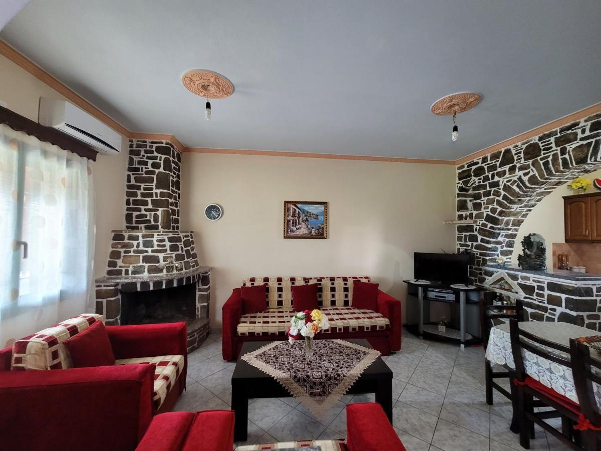 Petrefi Apartments Ksamil Exterior photo