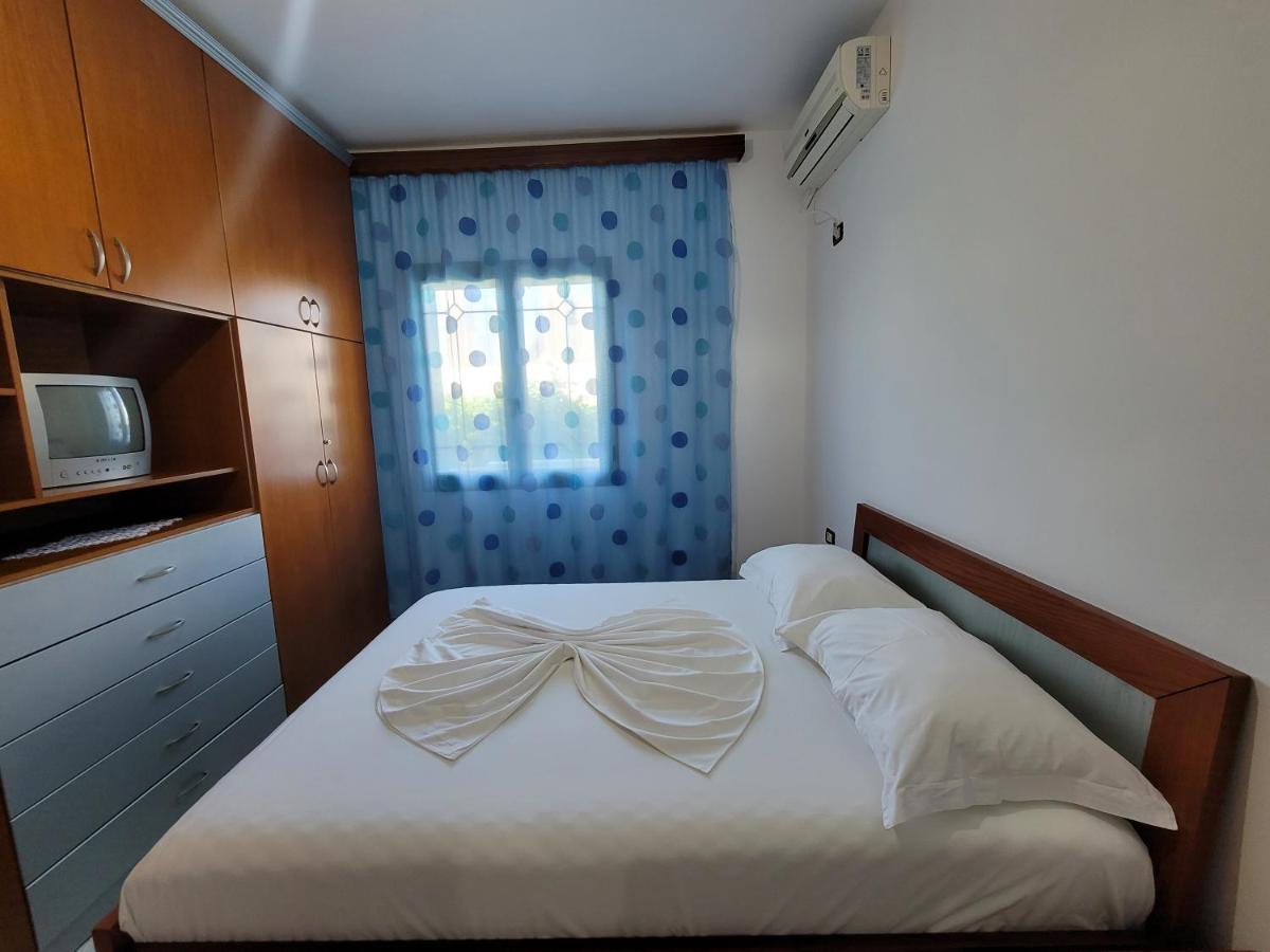 Petrefi Apartments Ksamil Exterior photo