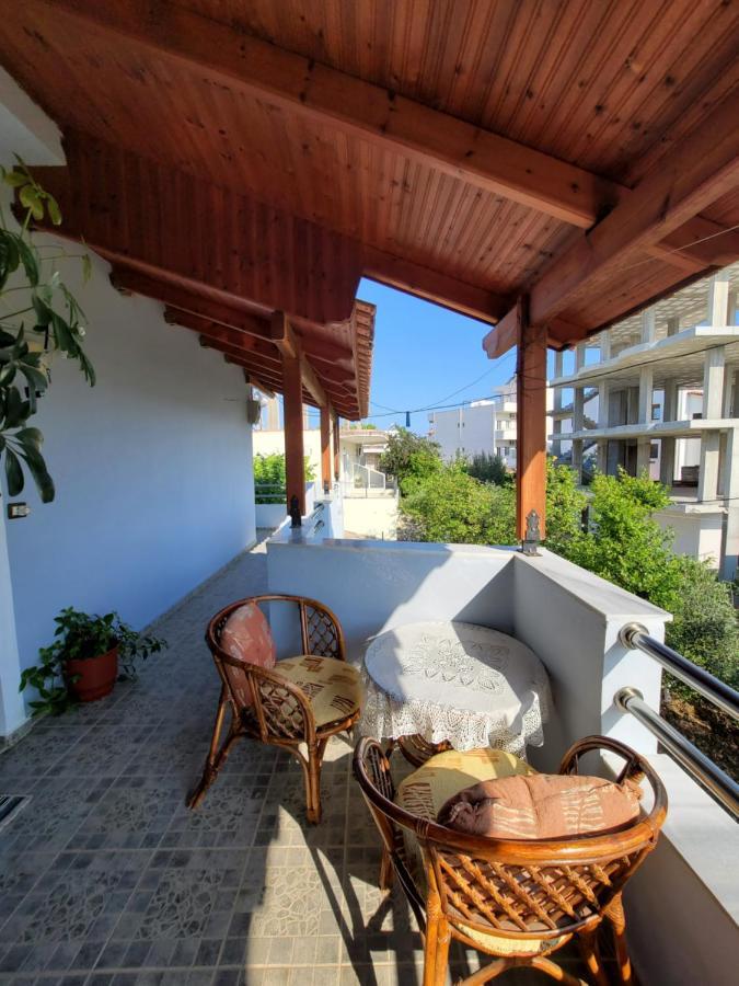 Petrefi Apartments Ksamil Exterior photo