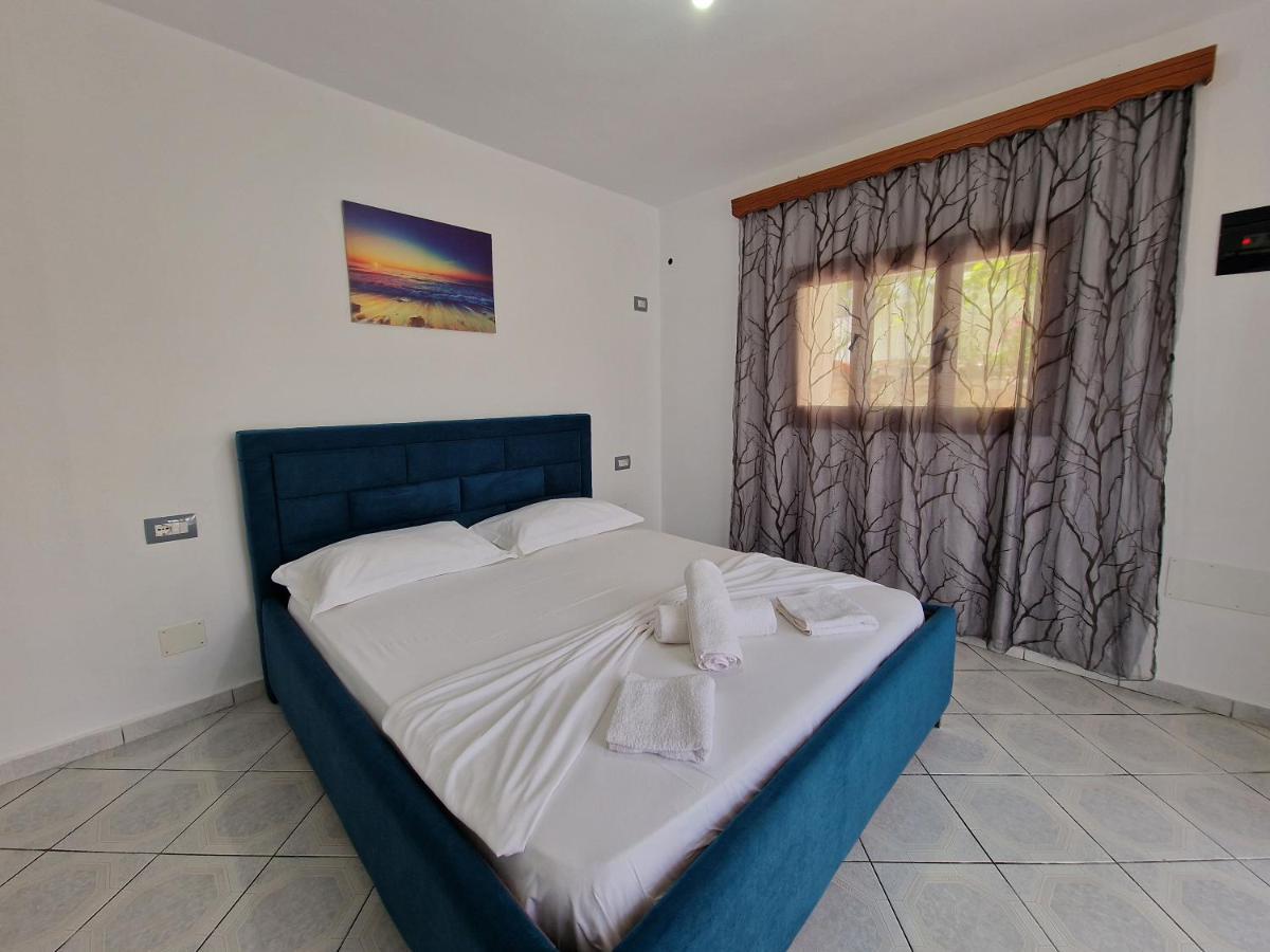 Petrefi Apartments Ksamil Exterior photo